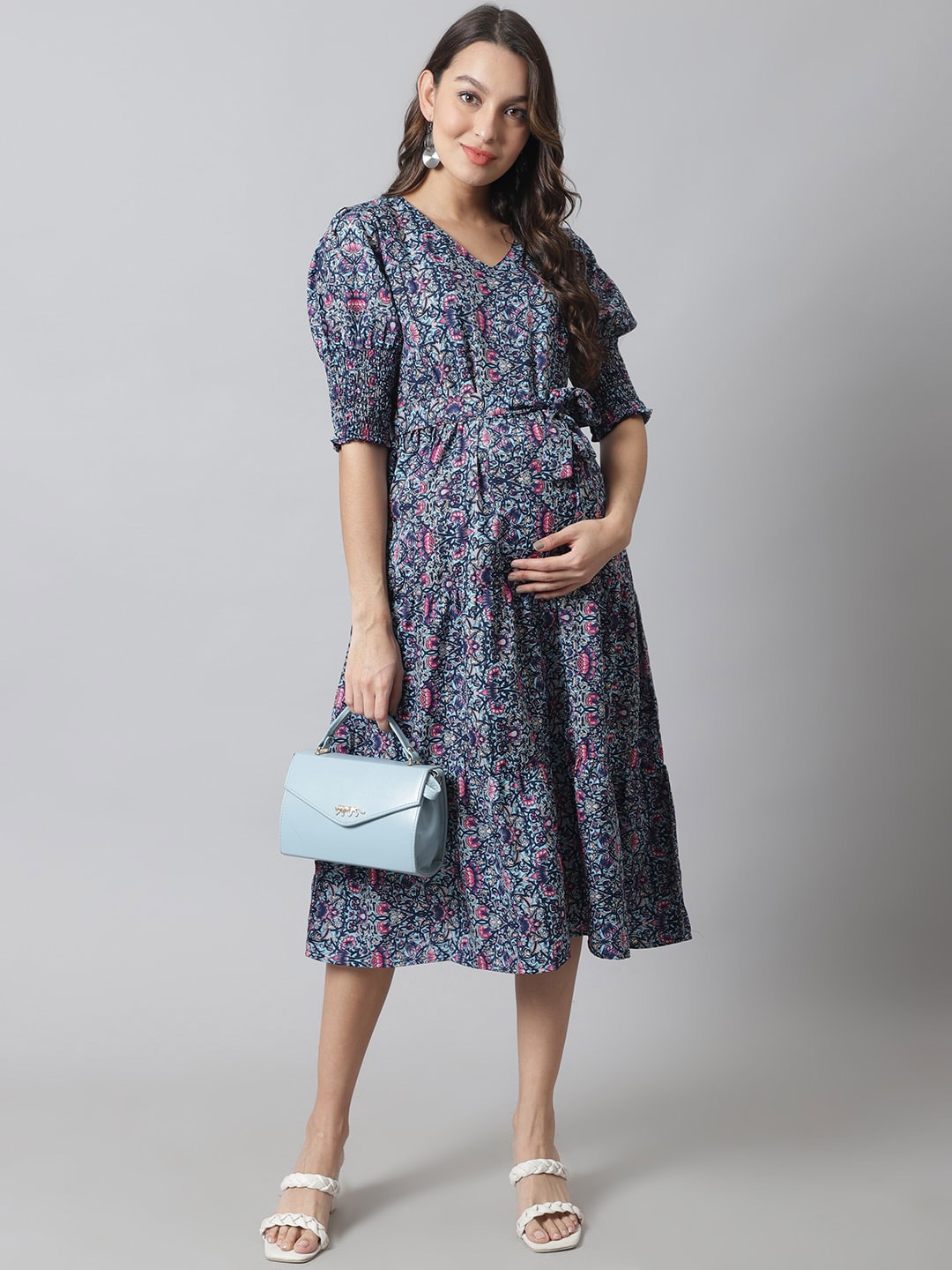 Feeding clearance gowns myntra