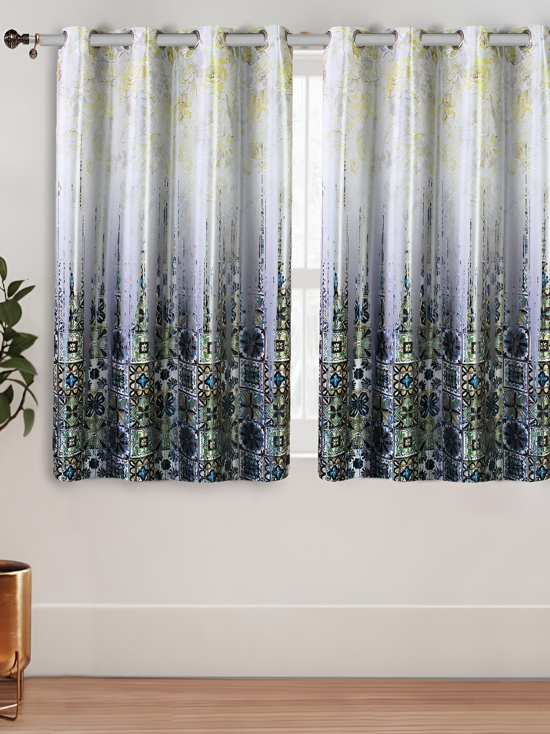 Aura Grey & Cream Coloured 2 Pieces Geometric Printed Window Curtains