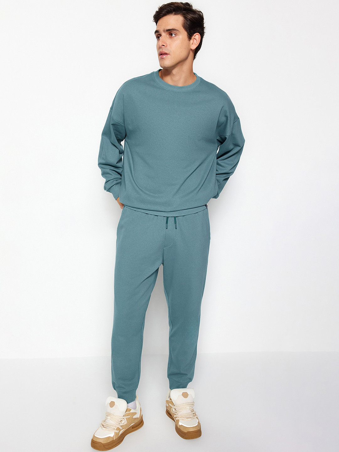 Trendyol Round-Neck Sweatshirt & Trackpant