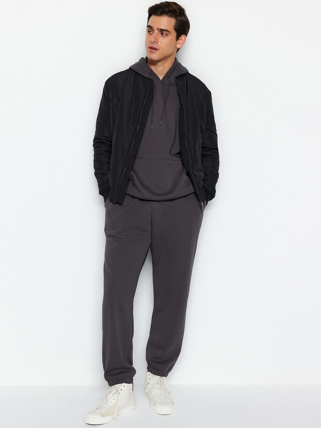 Trendyol Men Hooded Sweatshirts & Mid-Rise Cotton Track pant