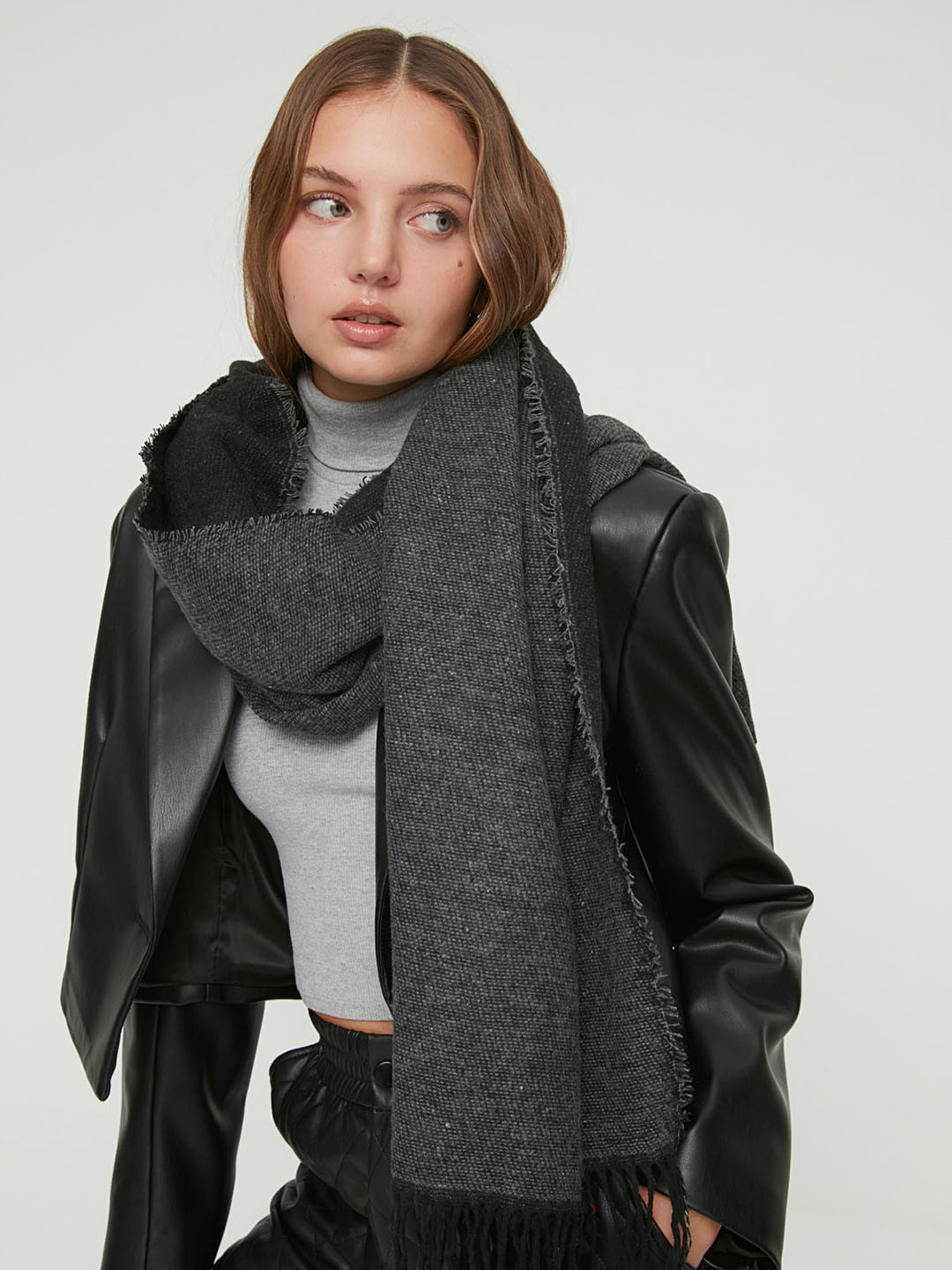Trendyol Pure Acrylic Scarf with Tasselled