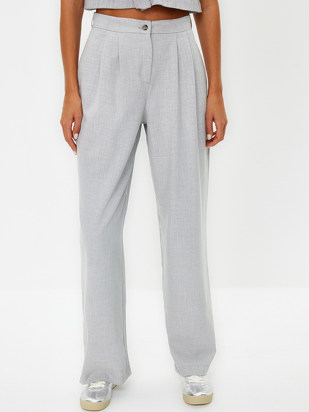 Trendyol Women Mid-Rise Pleated Trouser