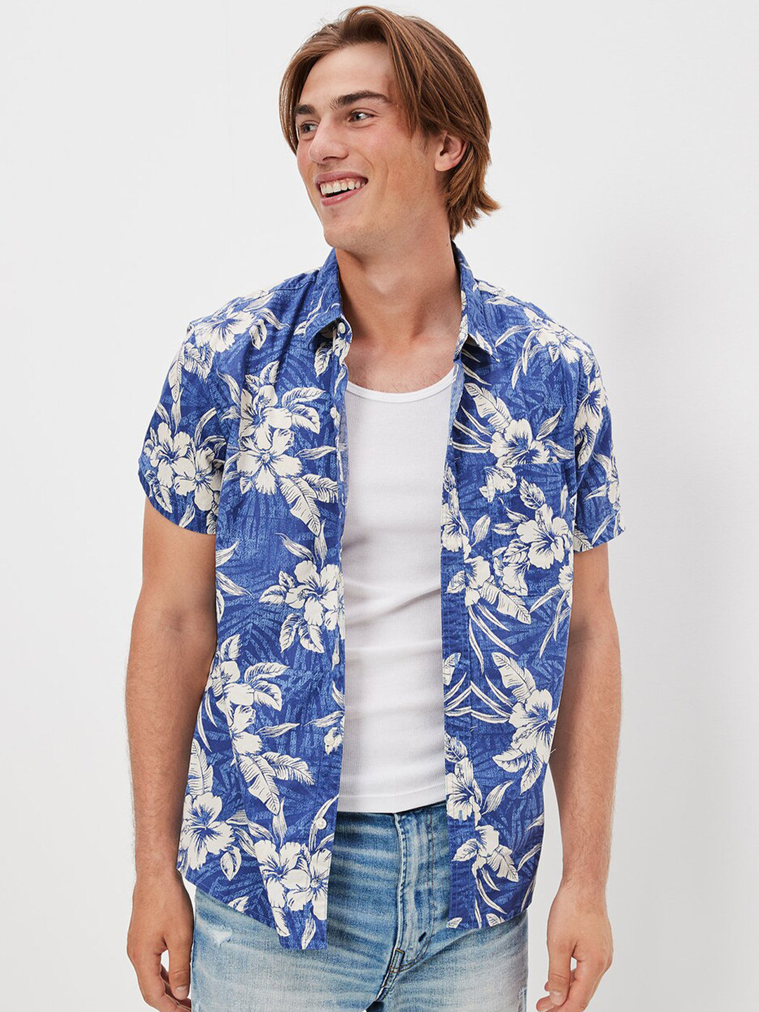 AMERICAN EAGLE OUTFITTERS Floral Spread Collar Chest Pocket Half Sleeves Casual Shirt