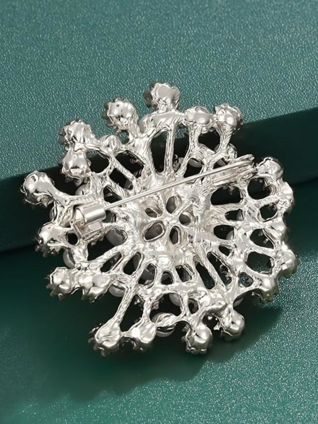 SYGA Flower Brooch