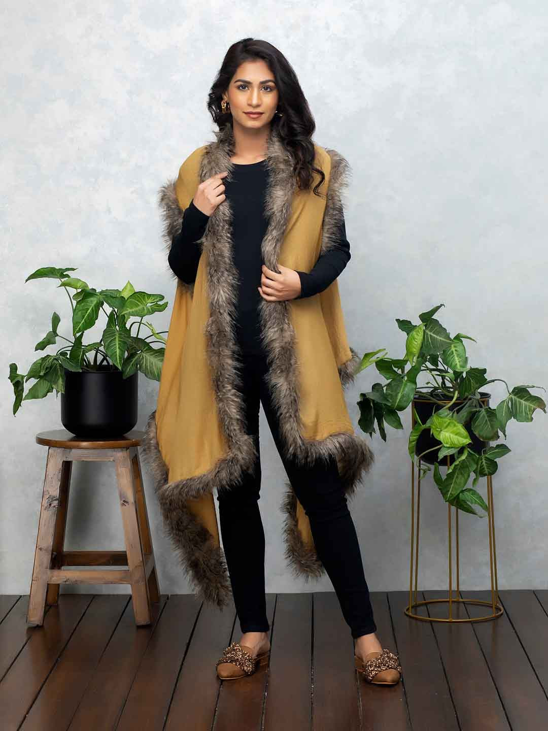 Rhe-Ana Woollen High-Low Hem Longline Sweater With Fuzzy Detail