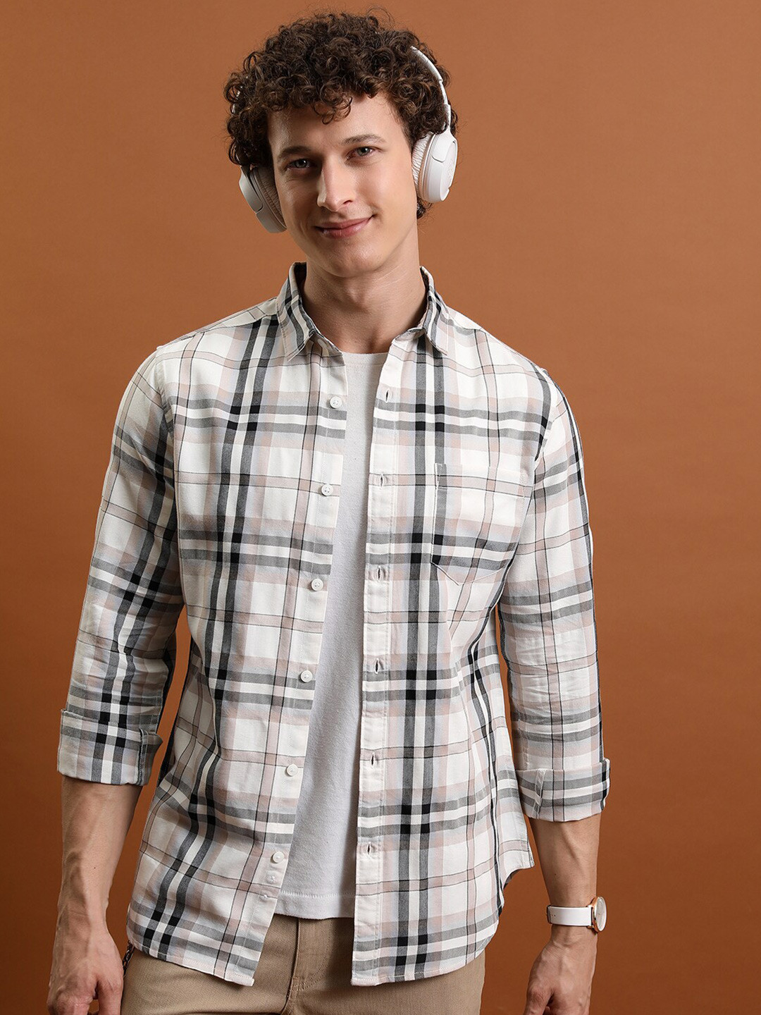 Highlander Men Cream. Reg Collar Full Sleeve Checked Shirt