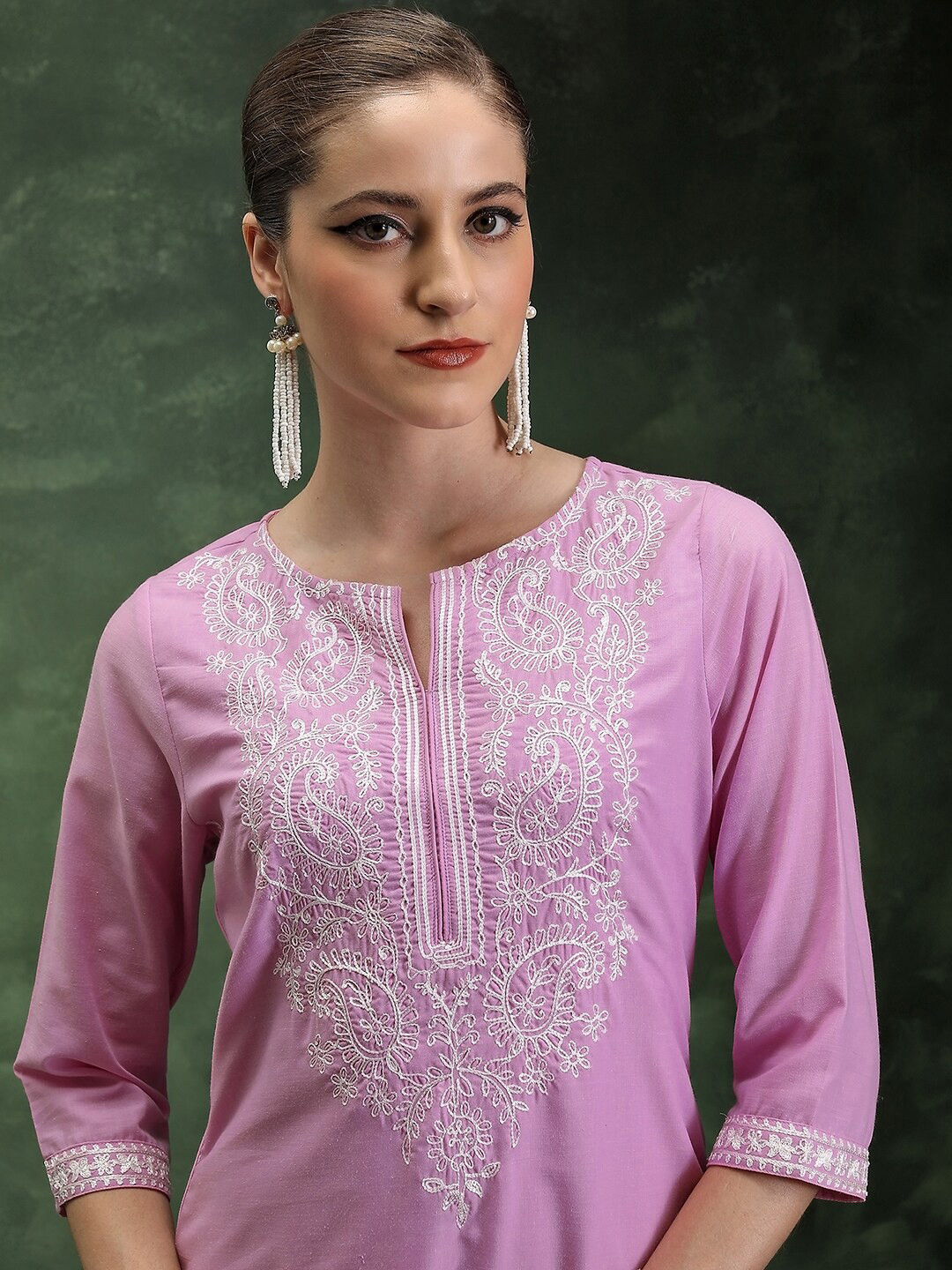 Vishudh Lanender Floral Embroidered Keyhole Neck Straight Kurta