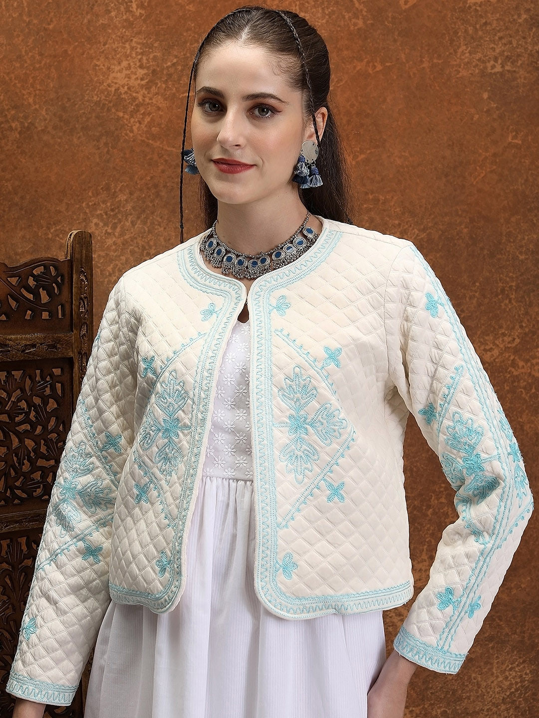 Vishudh Off White Floral Crop Quilted Jacket with Embroidered