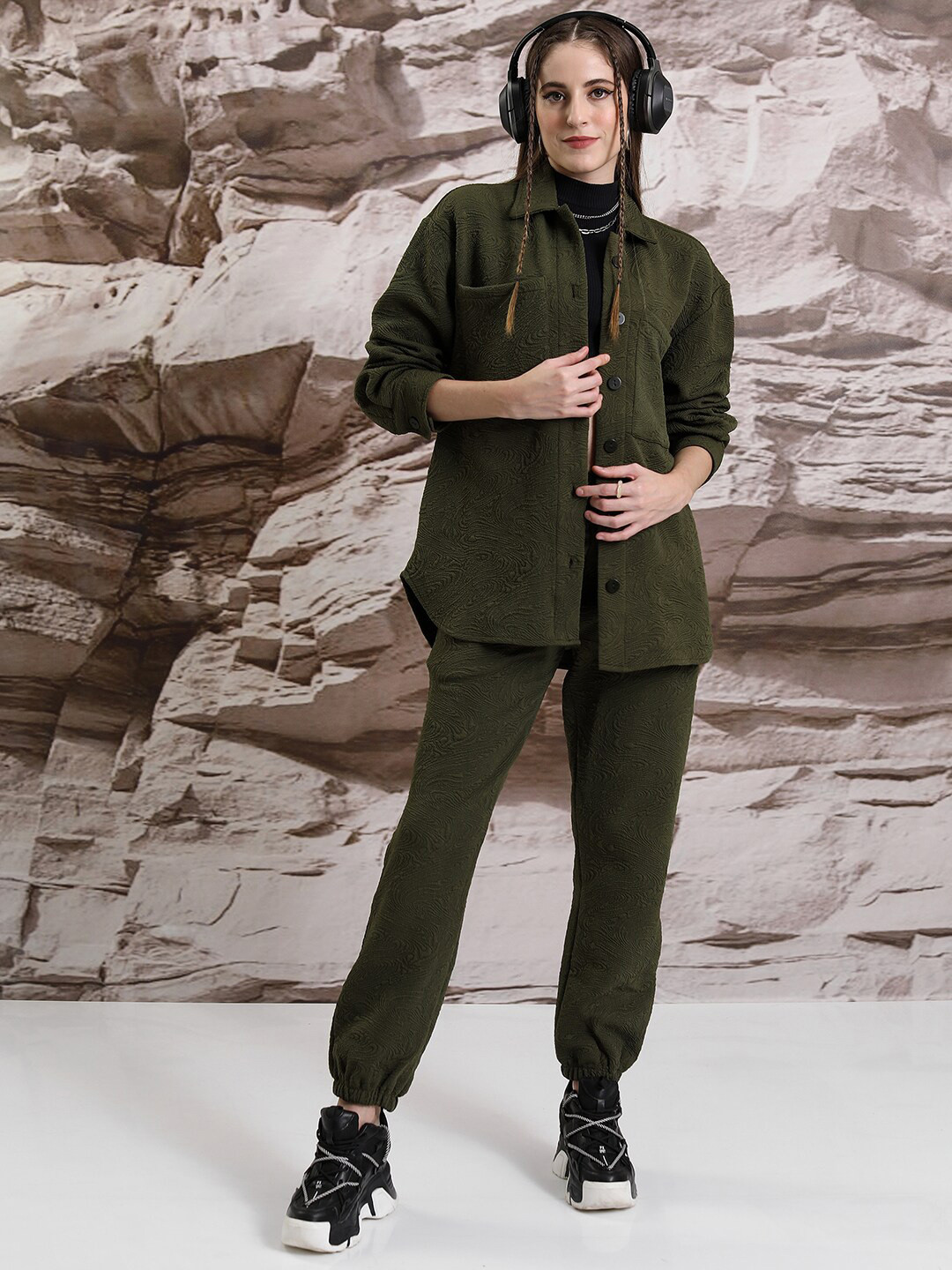 Tokyo Talkies Women Solid Quilted Over Shirt And Trousers Co-Ords