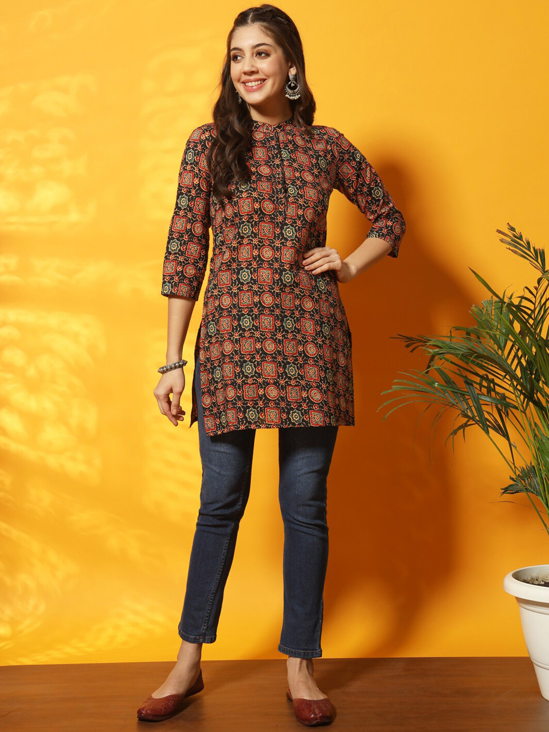 Meeranshi Ethnic Motifs Printed Band Collar Cotton Kurti