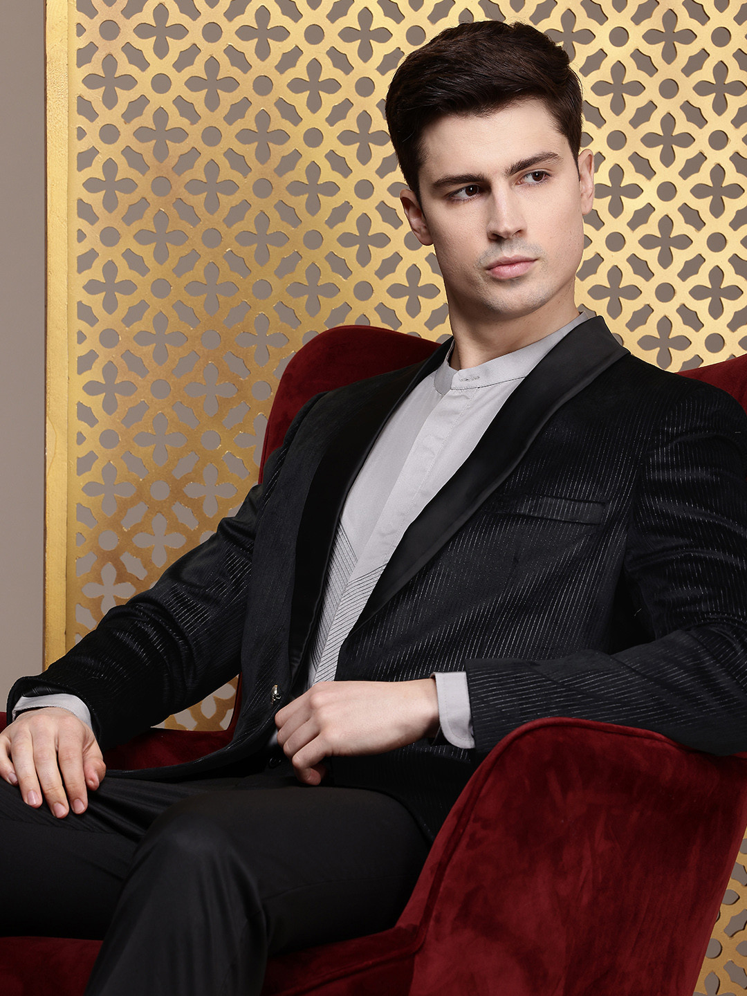 House of Pataudi Red Carpet Line Striped Shawl Collar Single-Breasted Velvet Finish Blazer