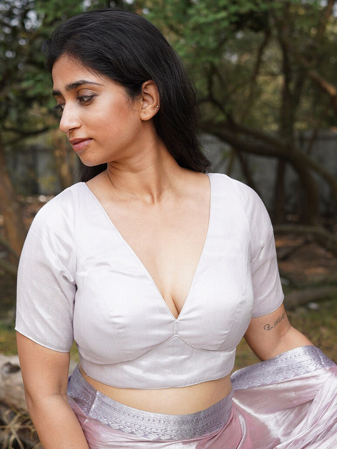 HUTS AND LOOMS V-Neck Tissue Saree Blouse