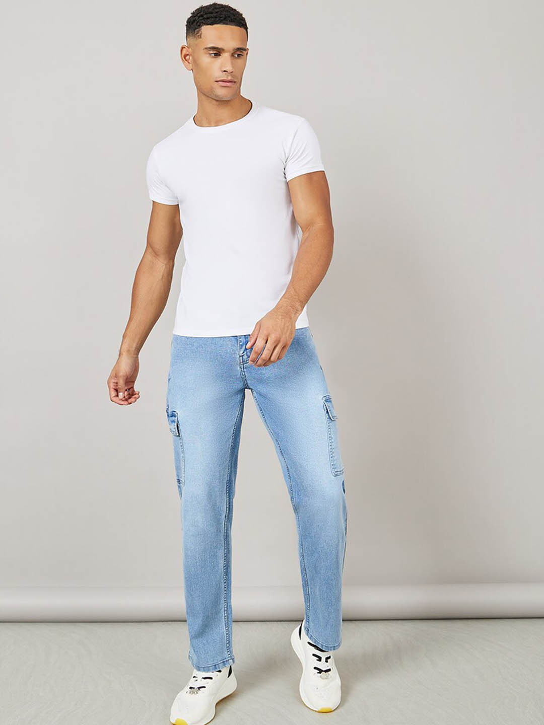 Styli Men Relaxed Fit Light Wash Cargo Jeans