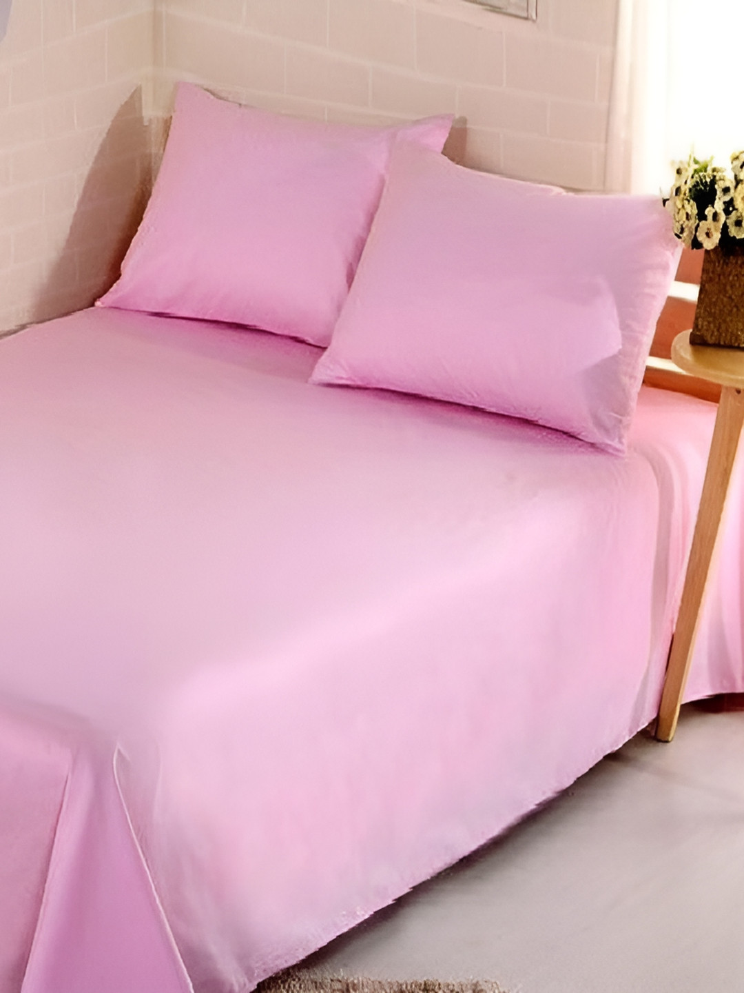 Laying Style Pink Solid Microfiber 350 TC Queen Fine Bedsheet with 2 Pillow Covers-90 x 195 cm