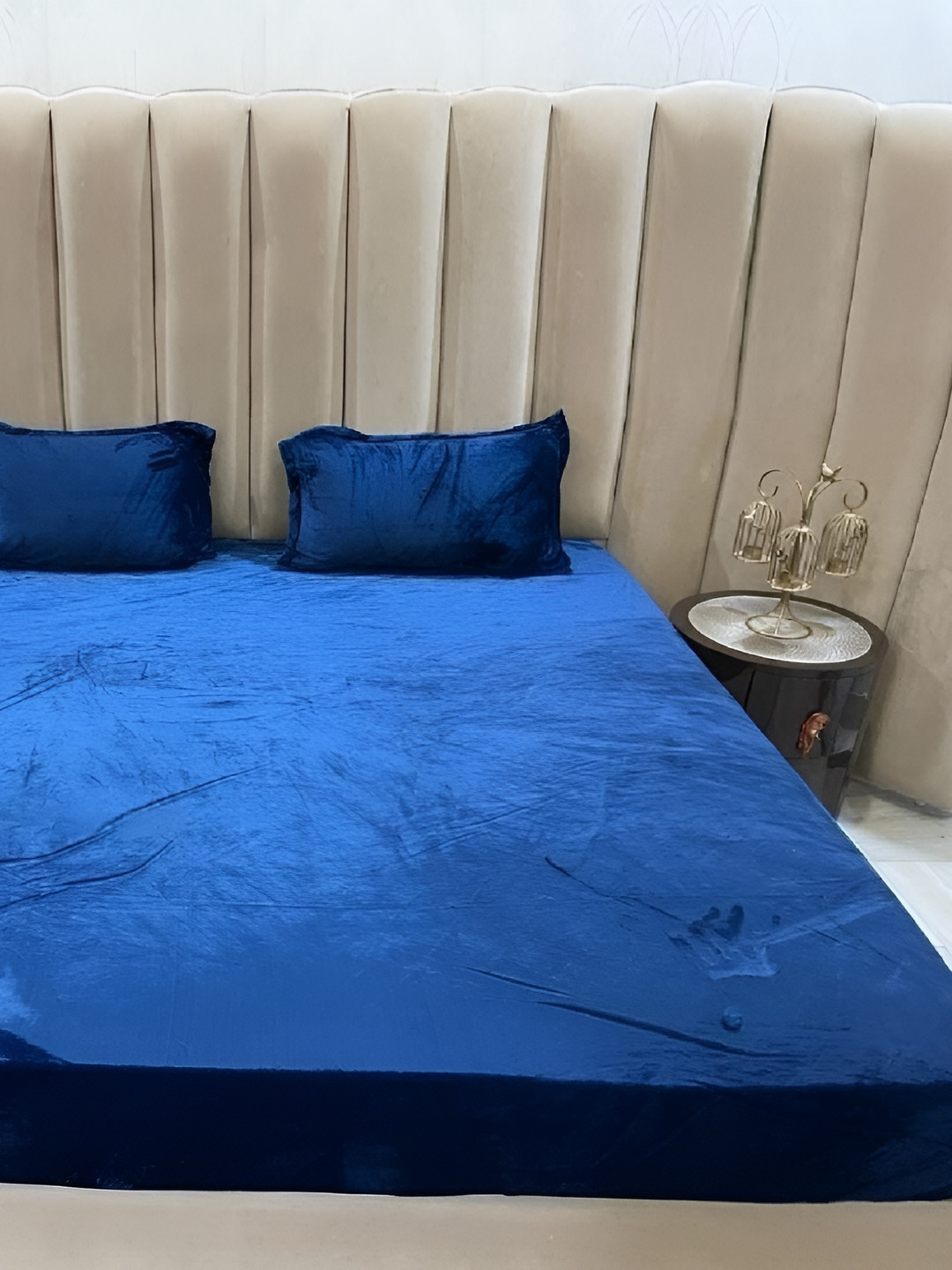 Laying Style Blue Solid Polycotton 250 TC Fitted Queen Fine Bedsheet with 2 Pillow Covers-195 x 180 cm
