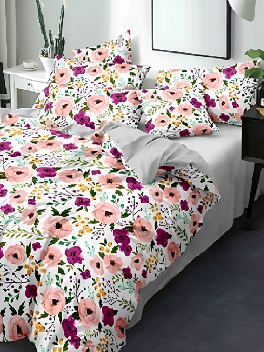 Laying Style White Floral Polycotton 350 TC Queen Superfine Bedsheet with 2 Pillow Covers-71 x 77 inches