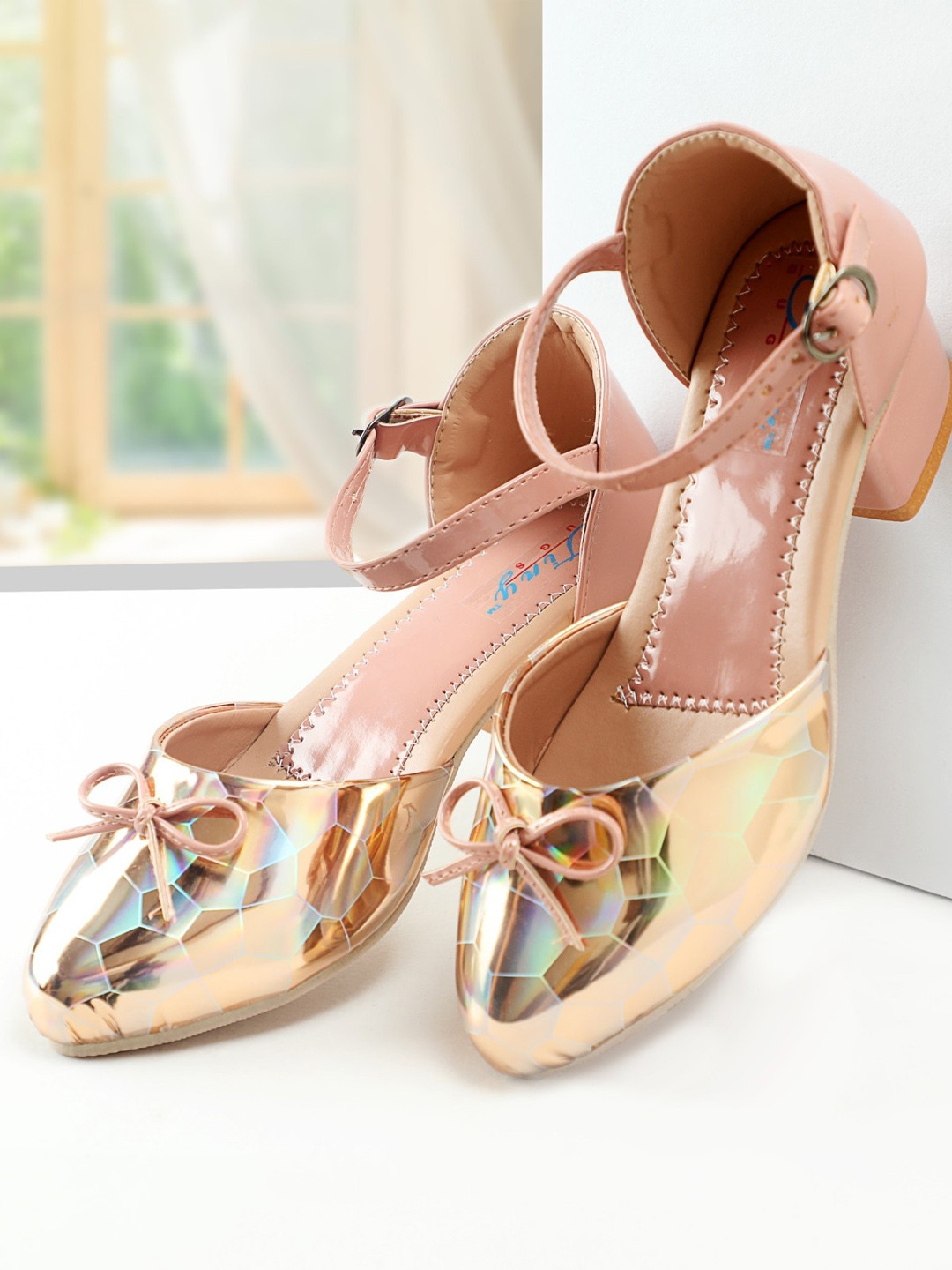 Tiny Bugs Girls Round Toe Block Pumps With Bow