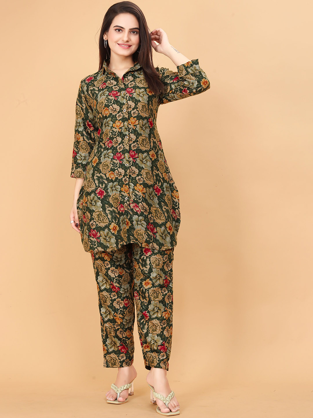 Divyadham Textiles Floral Printed Kurta with Trousers