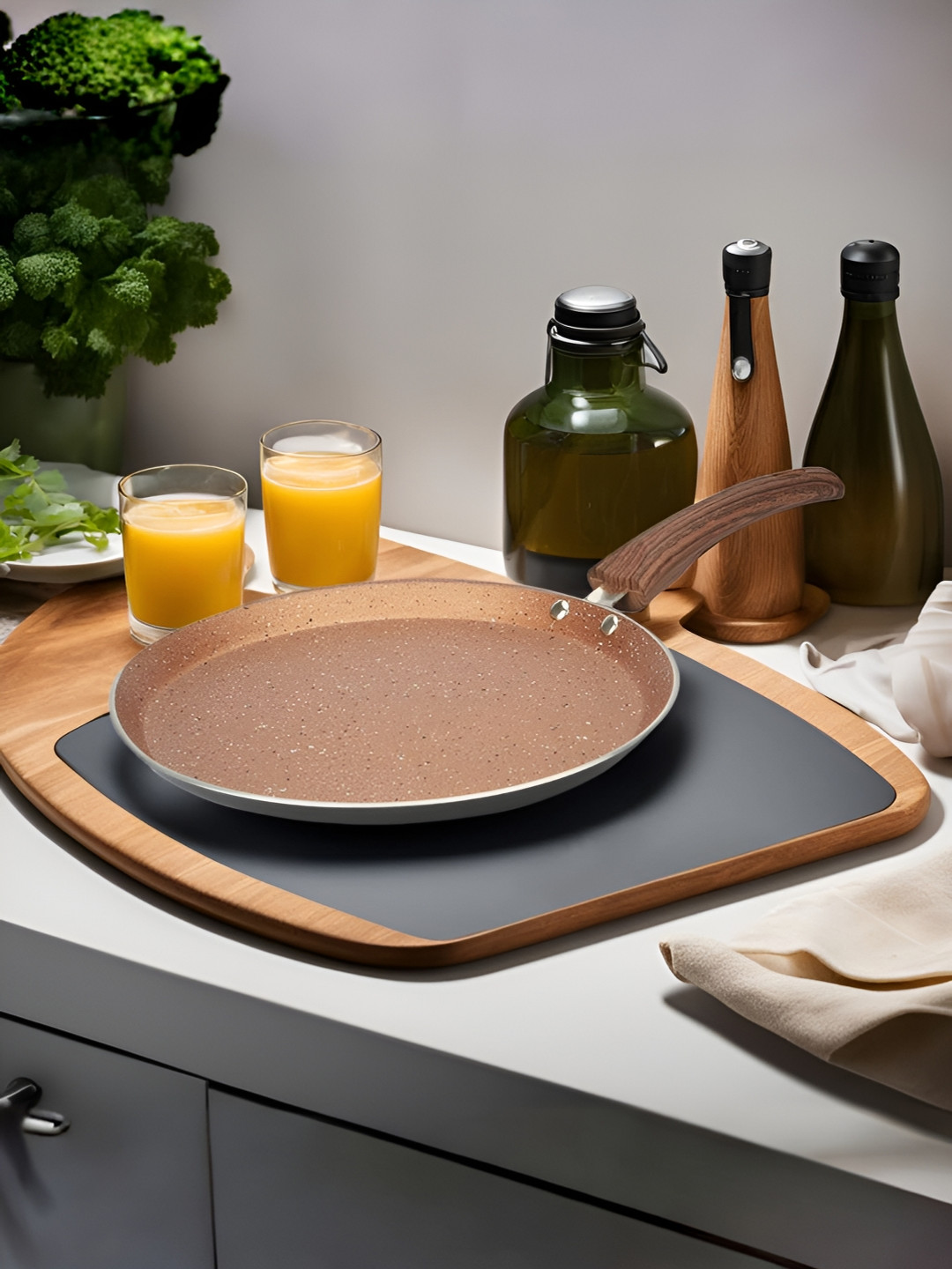 The Better Home Gold-Toned Dishwasher Safe Frying Pan