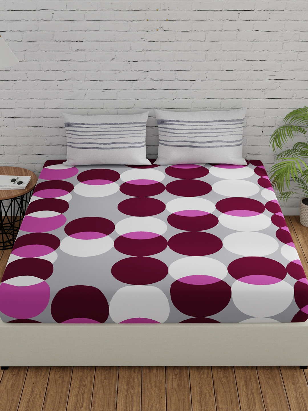 Huesland Ahmedabad Grey Geometric Cotton 144 TC King Fine Bedsheet with 2 Pillow Covers-108 x 108 inches
