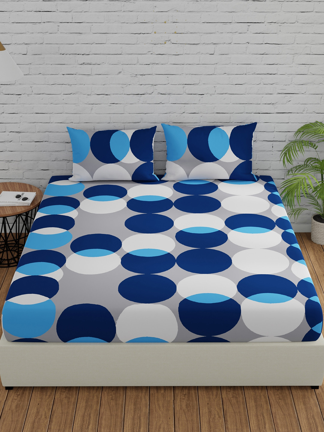 Huesland By Ahmedabad Blue Geometric Cotton 144 TC King Fine Bedsheet with 2 Pillow Covers-108 x 108 inches