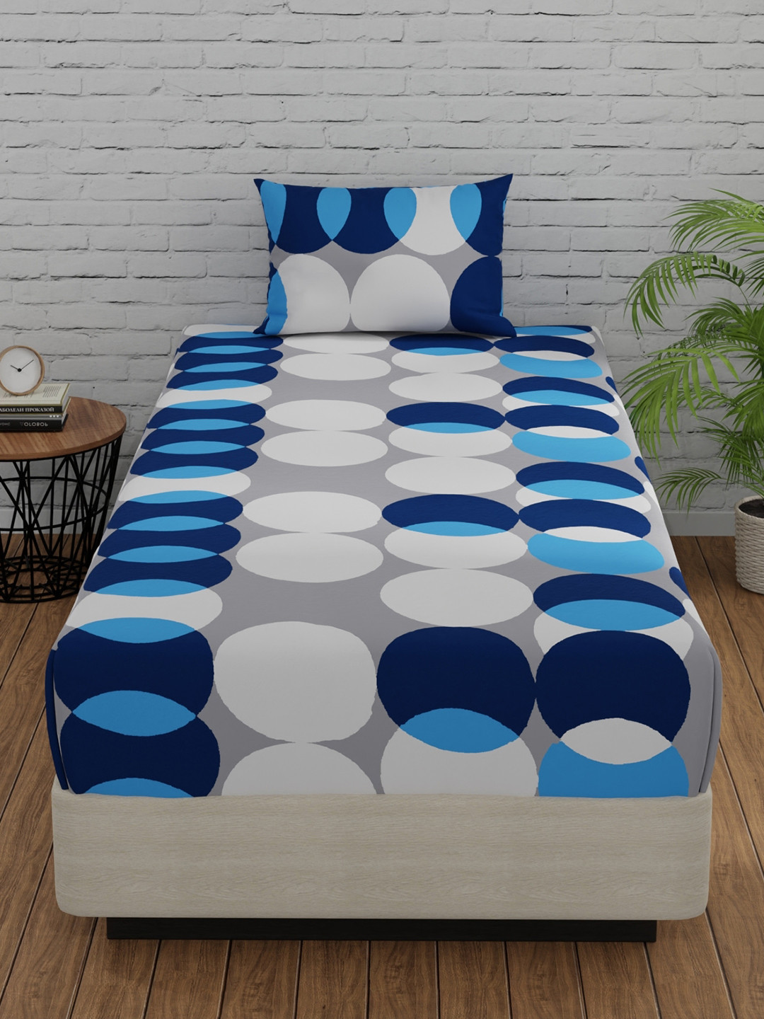 Huesland Ahmedabad Blue Geometric Cotton 144 TC Single Bedsheet with a Pillow Cover-88 x 55 inches