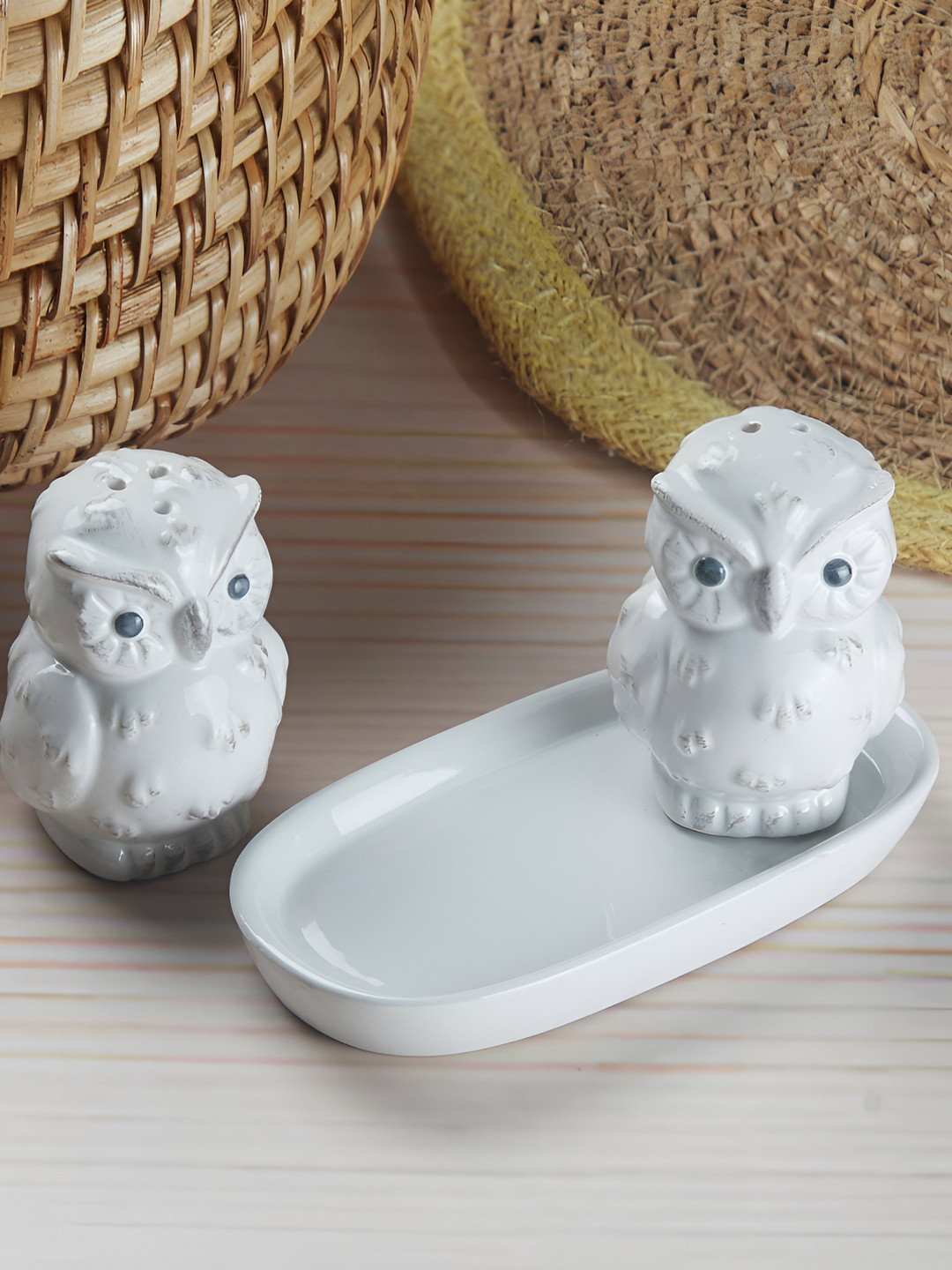 Kookee White & Blue 2 Pieces Owl Design Ceramic Salt & Pepper With Tray