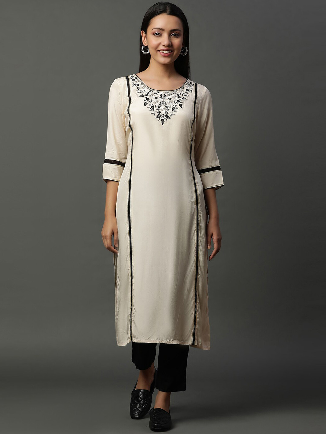 AURELIA Embroidered Thread Work Round Neck Three-Quarter Sleeves Straight Kurta
