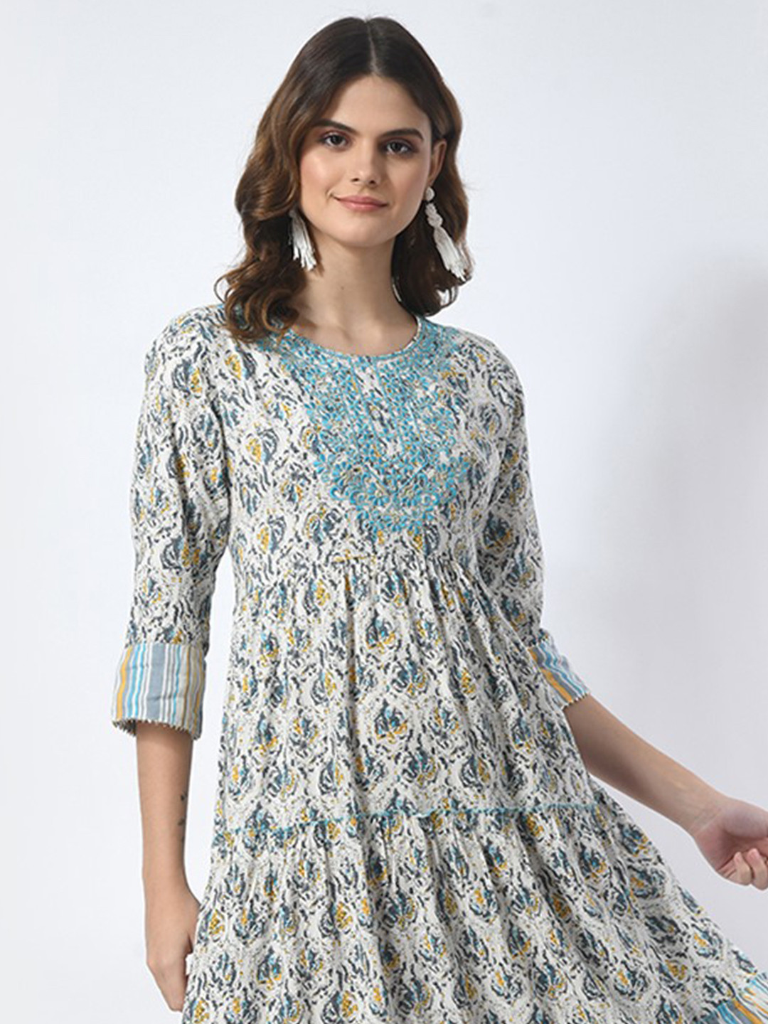 JAHIDA COMFORT WITH STYLE Abstract Printed Thread Work Round Neck Kurta