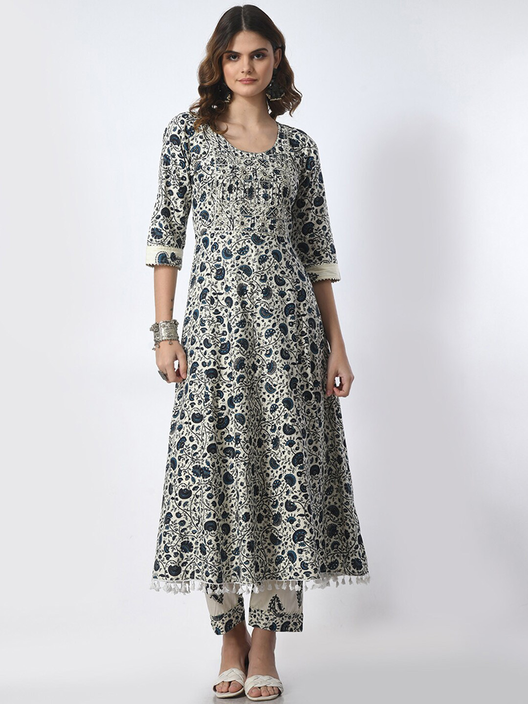 JAHIDA COMFORT WITH STYLE Ethnic Motifs Printed Thread Work Kurta With Trouser