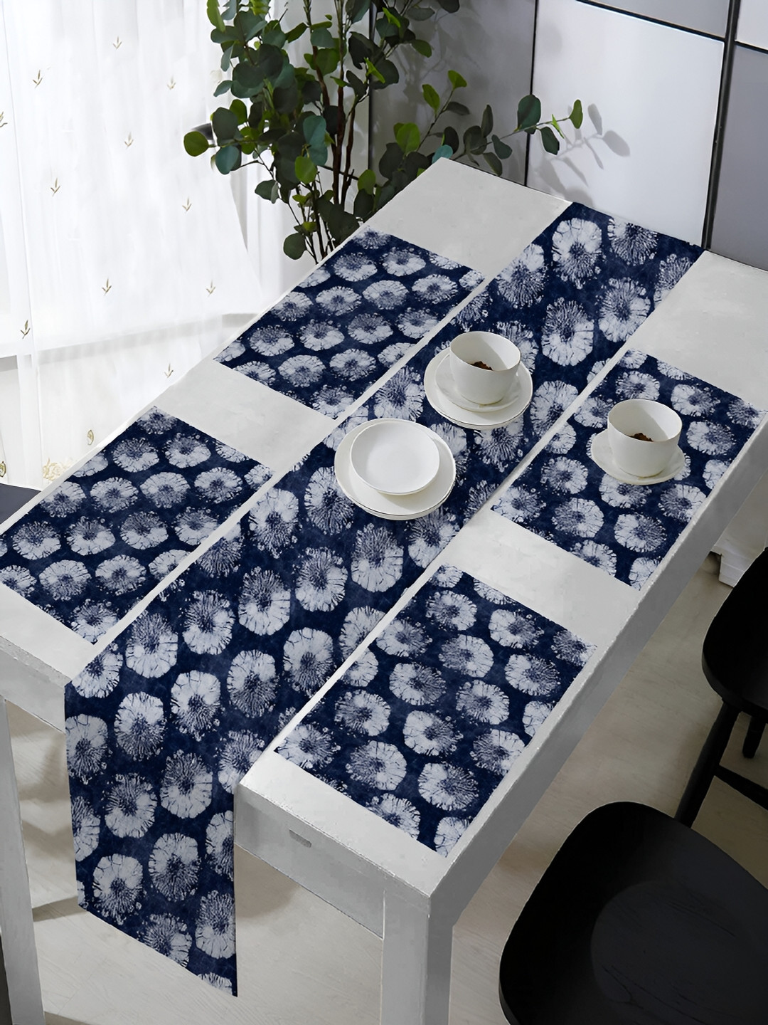 OASIS Blue & White 5 Pieces Printed Cotton Table Mats with Runner