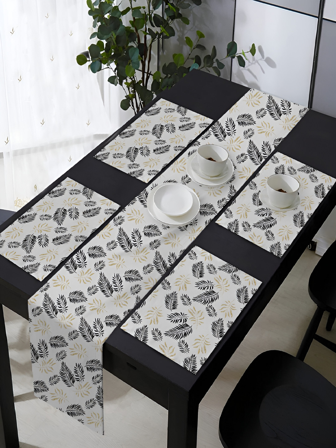 OASIS Rose Gold & Black 5 Pieces Printed Cotton Table Mats with Runner