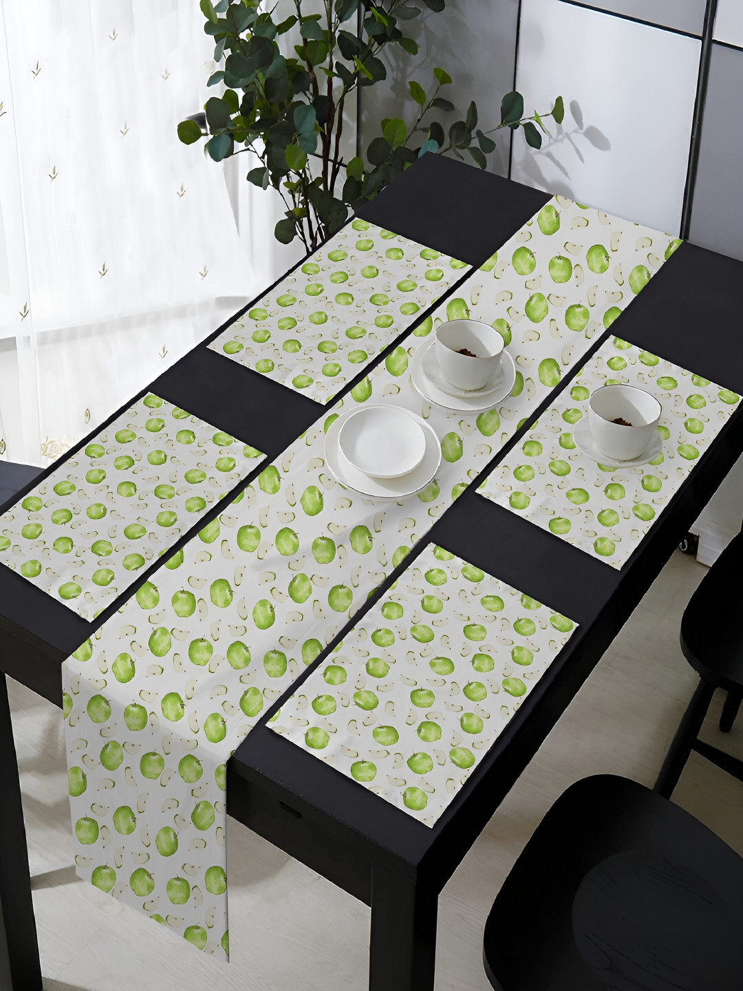 OASIS Green & Off White 5 Pieces Printed Cotton Table Mats with Runner