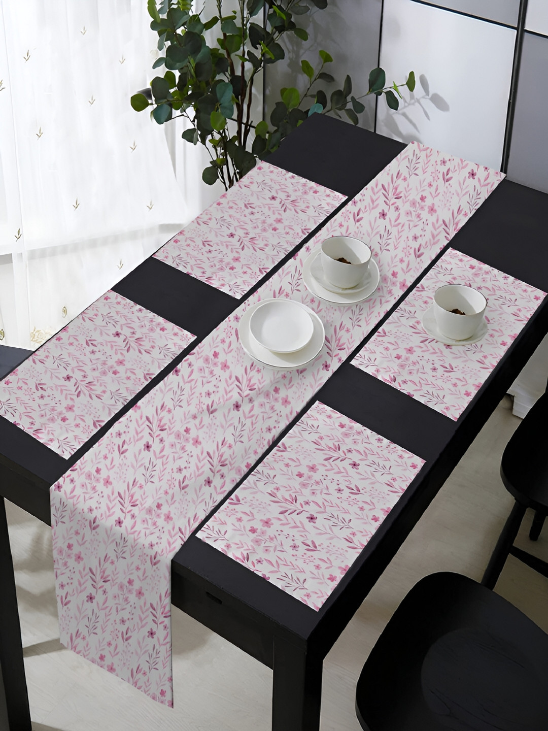 OASIS White & Lavender 5 Pieces Printed Cotton Table Mats with Runner