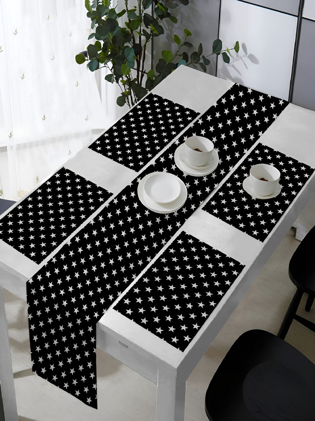OASIS Black & White 5 Pieces Printed Cotton Table Mats with Runner