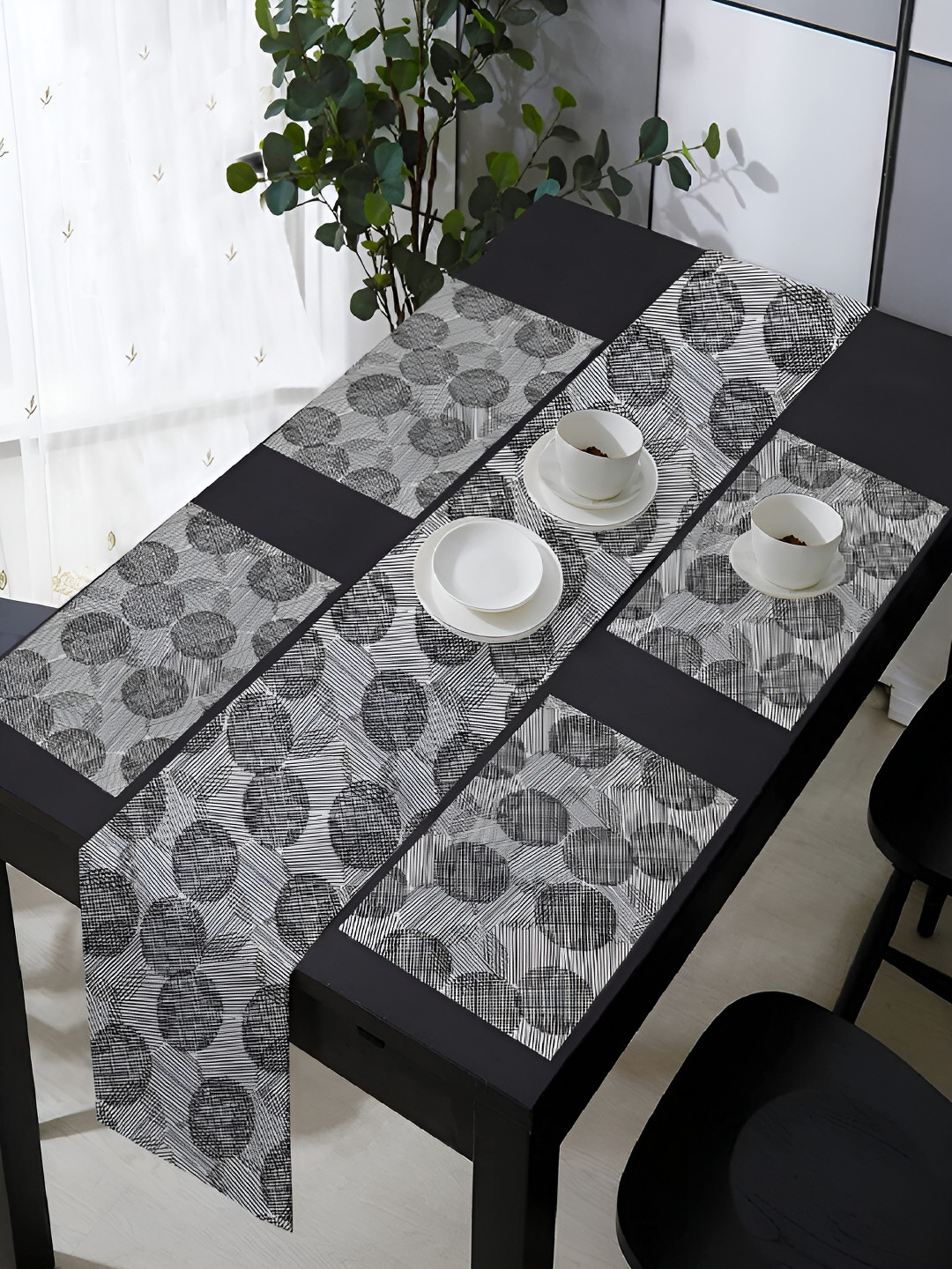 OASIS Grey & Black 5 Pieces Geometric Printed Cotton Table Mats with Runner