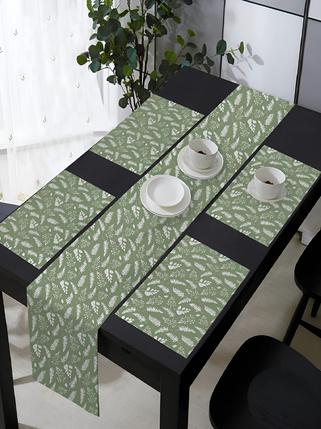 OASIS Green & White 5 Pieces Leaves Printed Cotton Table Mats with Runner