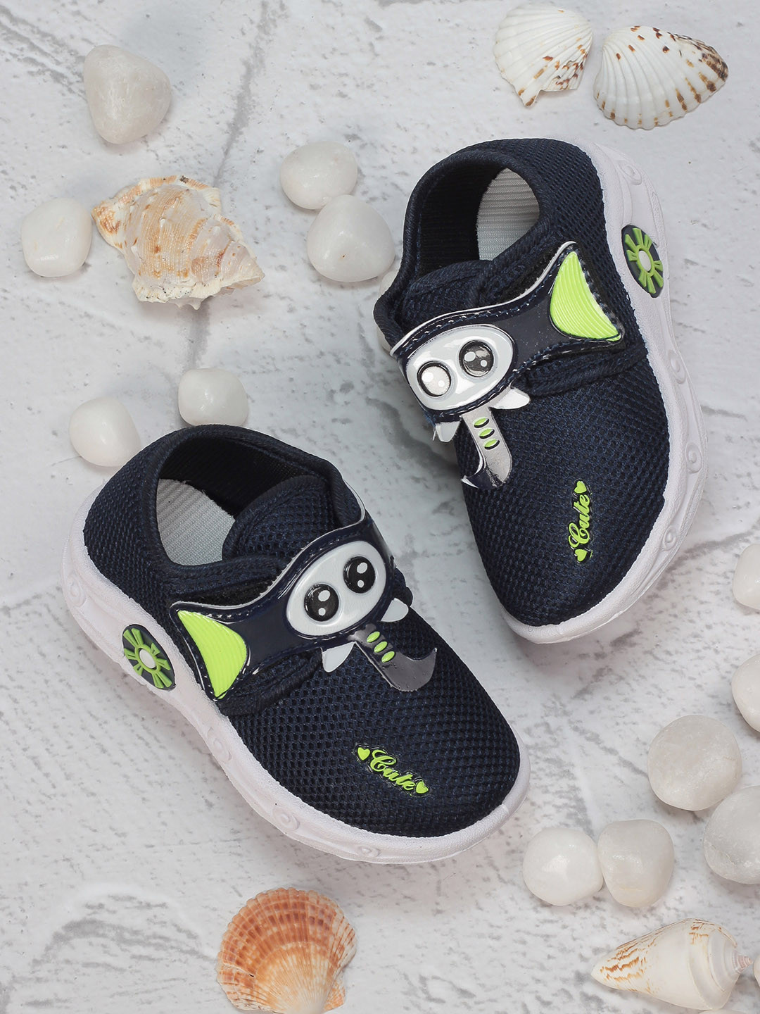 Lil Lollipop Kids Textured Comfort Insole Contrast Sole Musical Velcro Sneakers