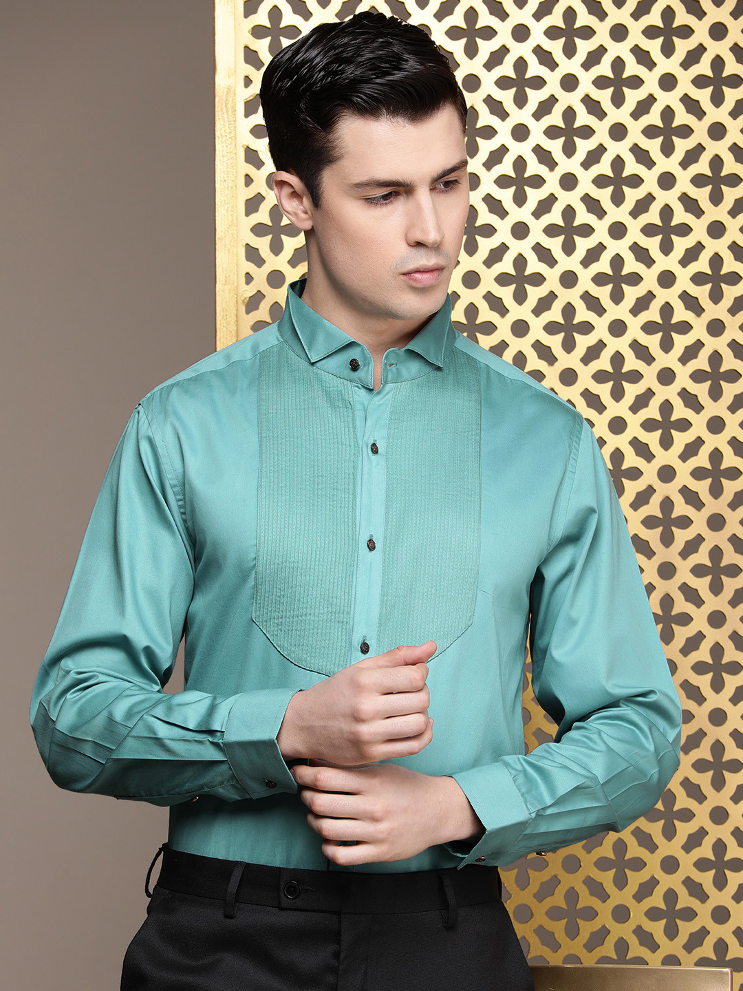 House of Pataudi Pure Cotton Pleated Wingtip Collar Party Shirt