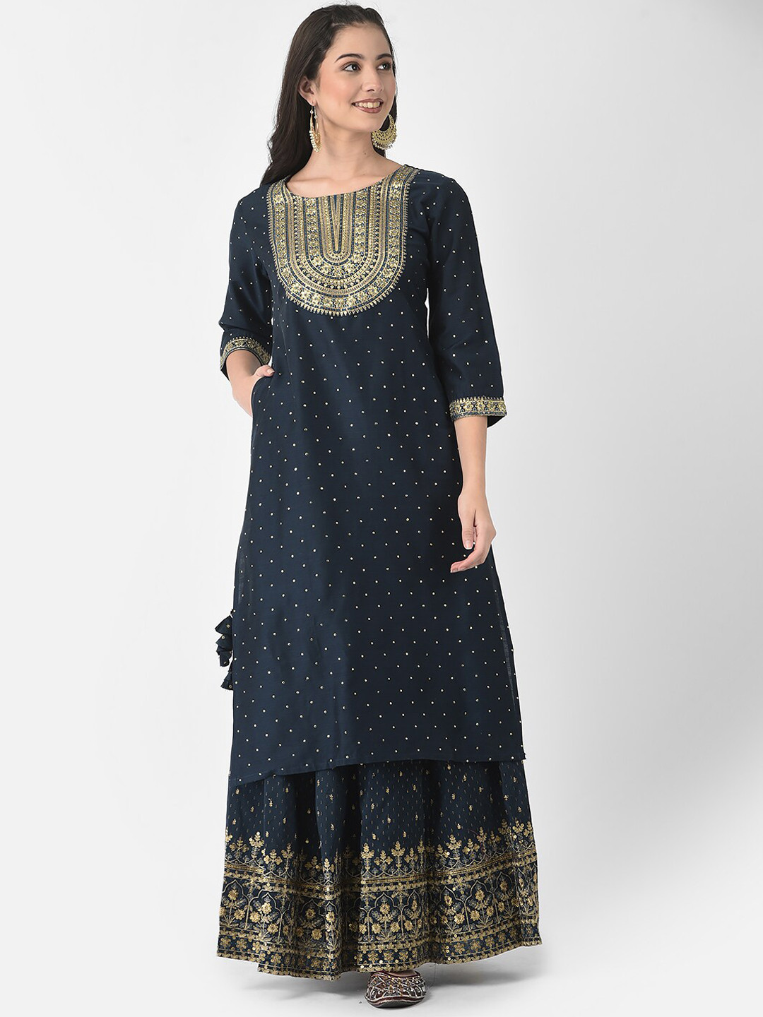 Span Yoke Design Embroidered Round Neck Cotton Silk Straight Kurta