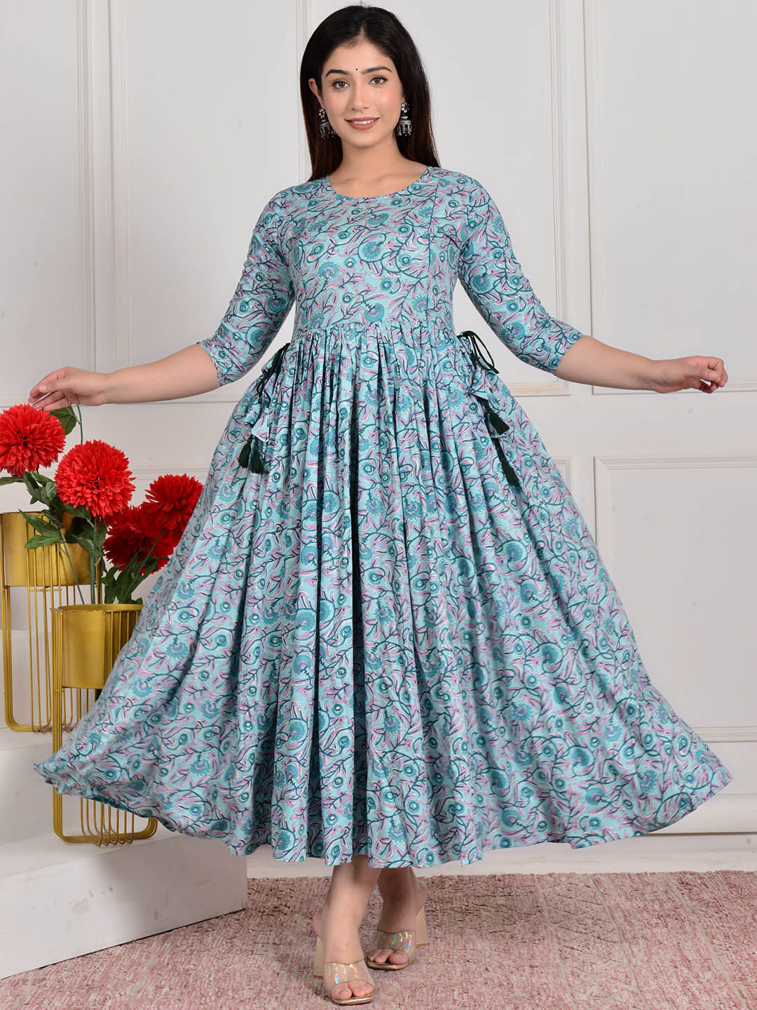Gujari Women Floral Printed Flared Sleeves Floral Anarkali Kurta
