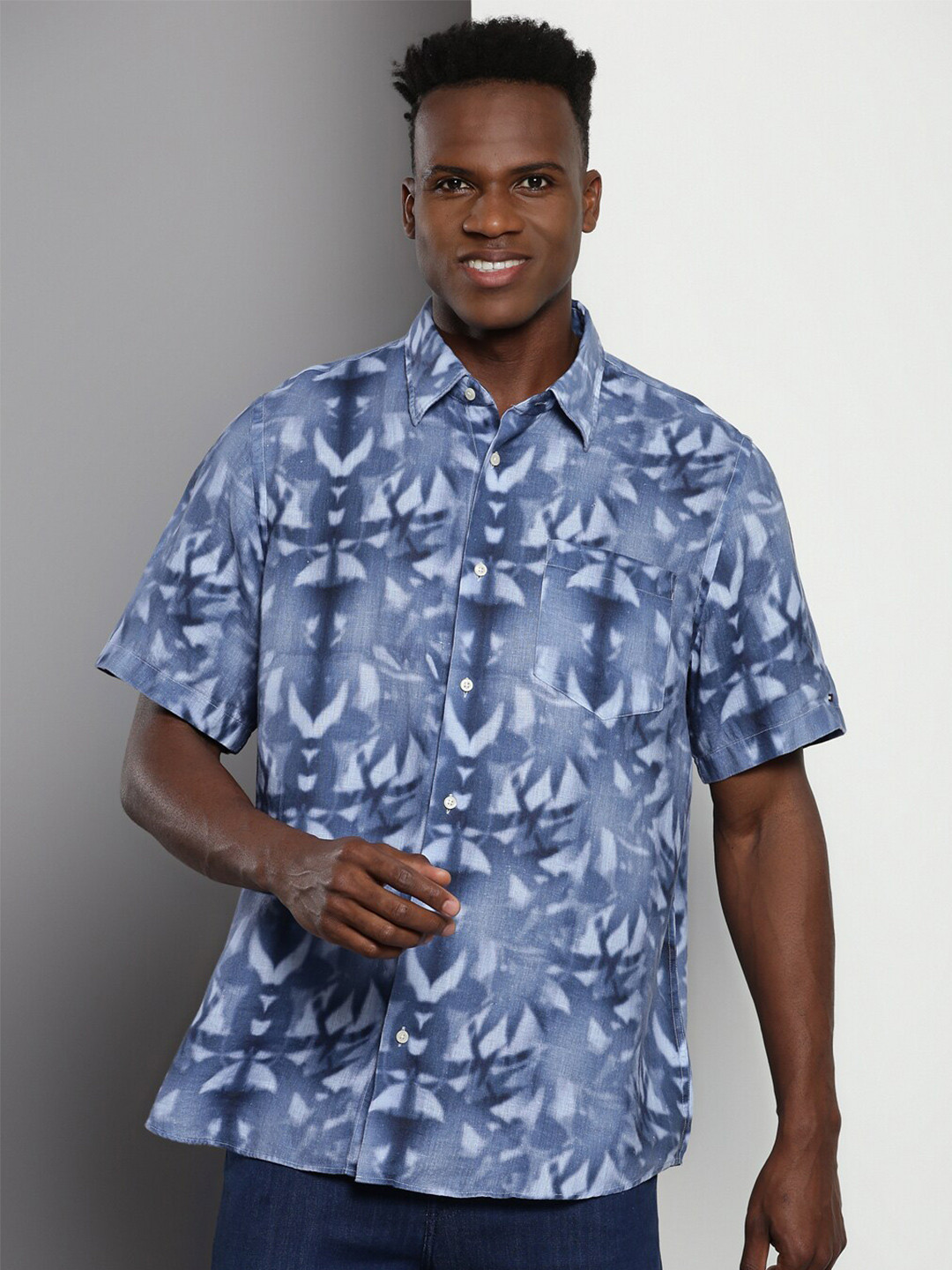 Tommy Hilfiger Abstract Printed Button-Down Collar Short Sleeves Pure Linen Casual Shirt