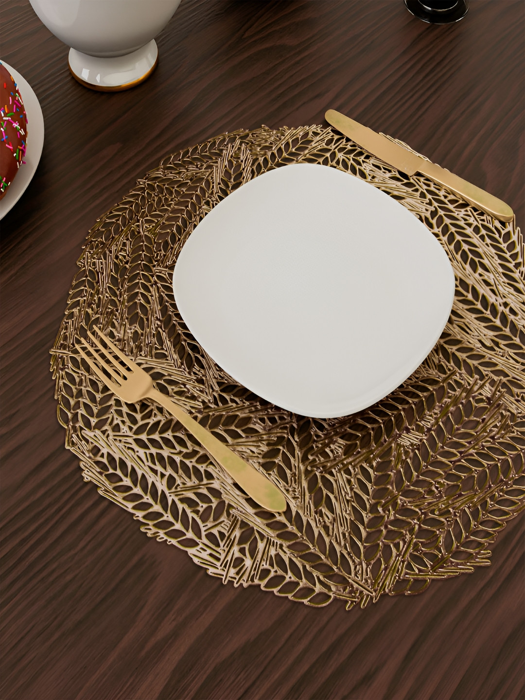 Kuber Industries Gold Toned 6 Pcs Leaf-Design Round Table Placemats