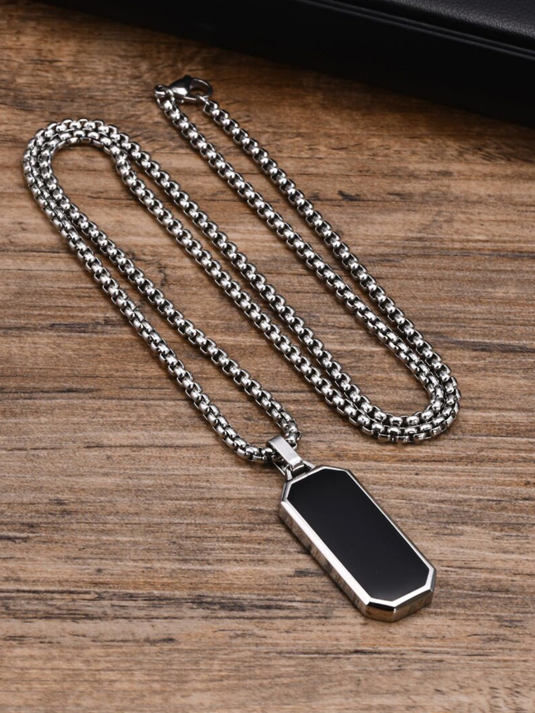 SALTY Men Cutting-Edge Reversible Pendant With Chain