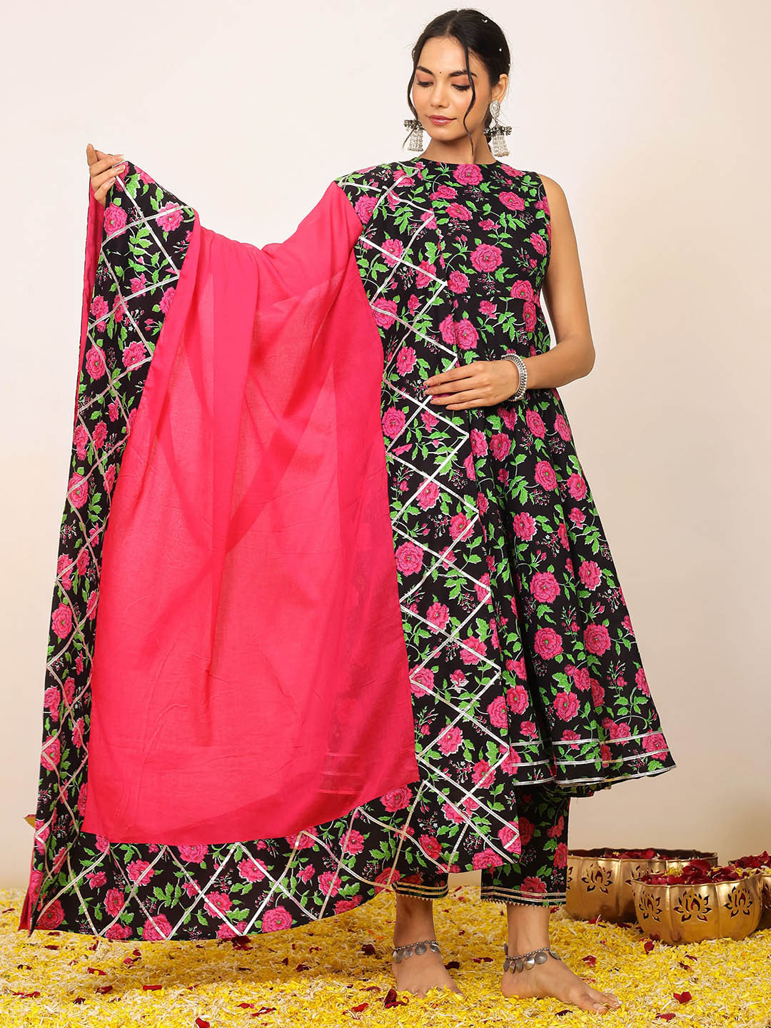 KAORI BY SHREYA AGARWAL Floral Printed Gotta Patti Kurta with Trousers & Dupatta