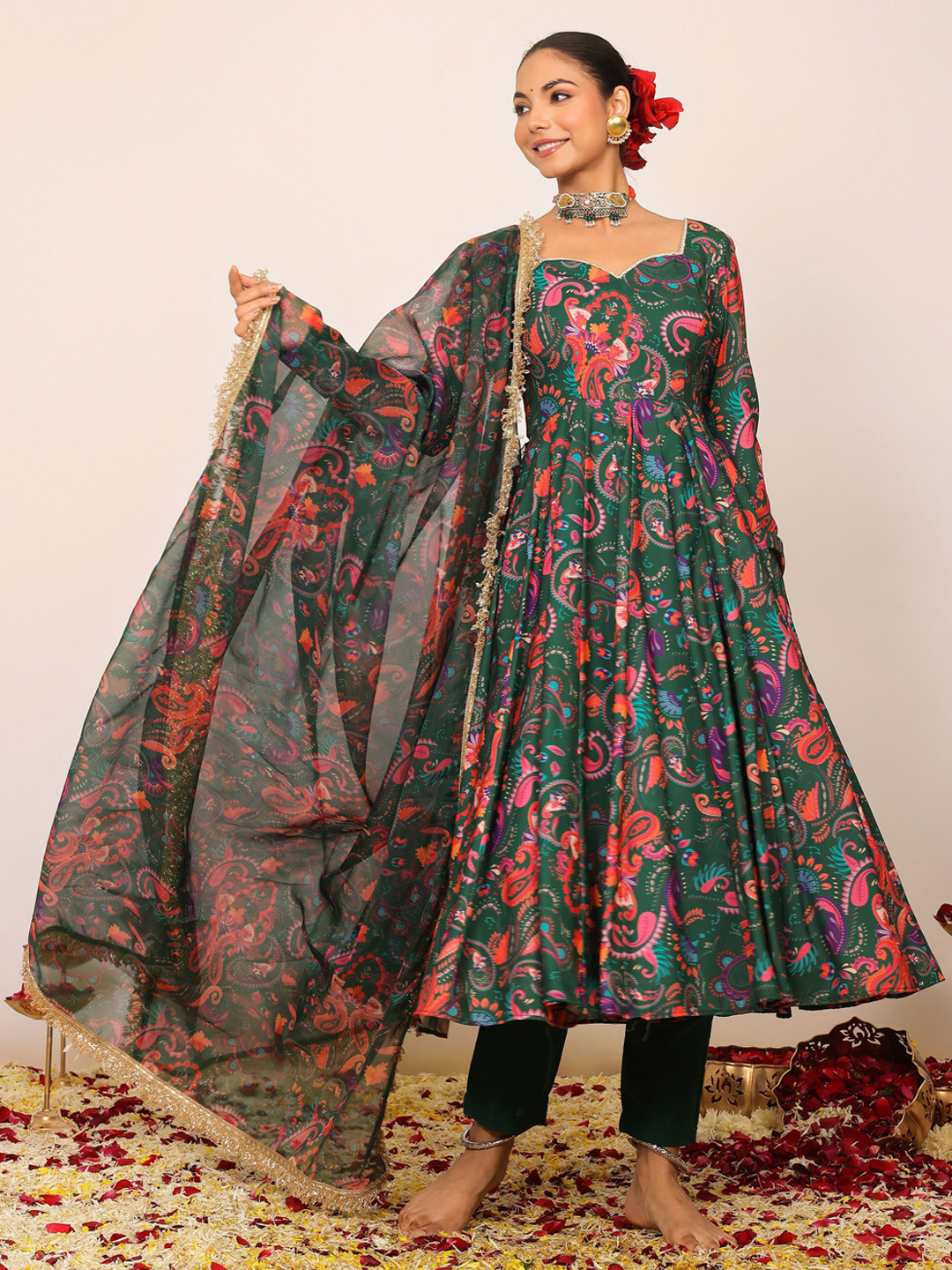 KAORI BY SHREYA AGARWAL Floral Printed Sweetheart Neck Long Sleeves Linen Kurta Set