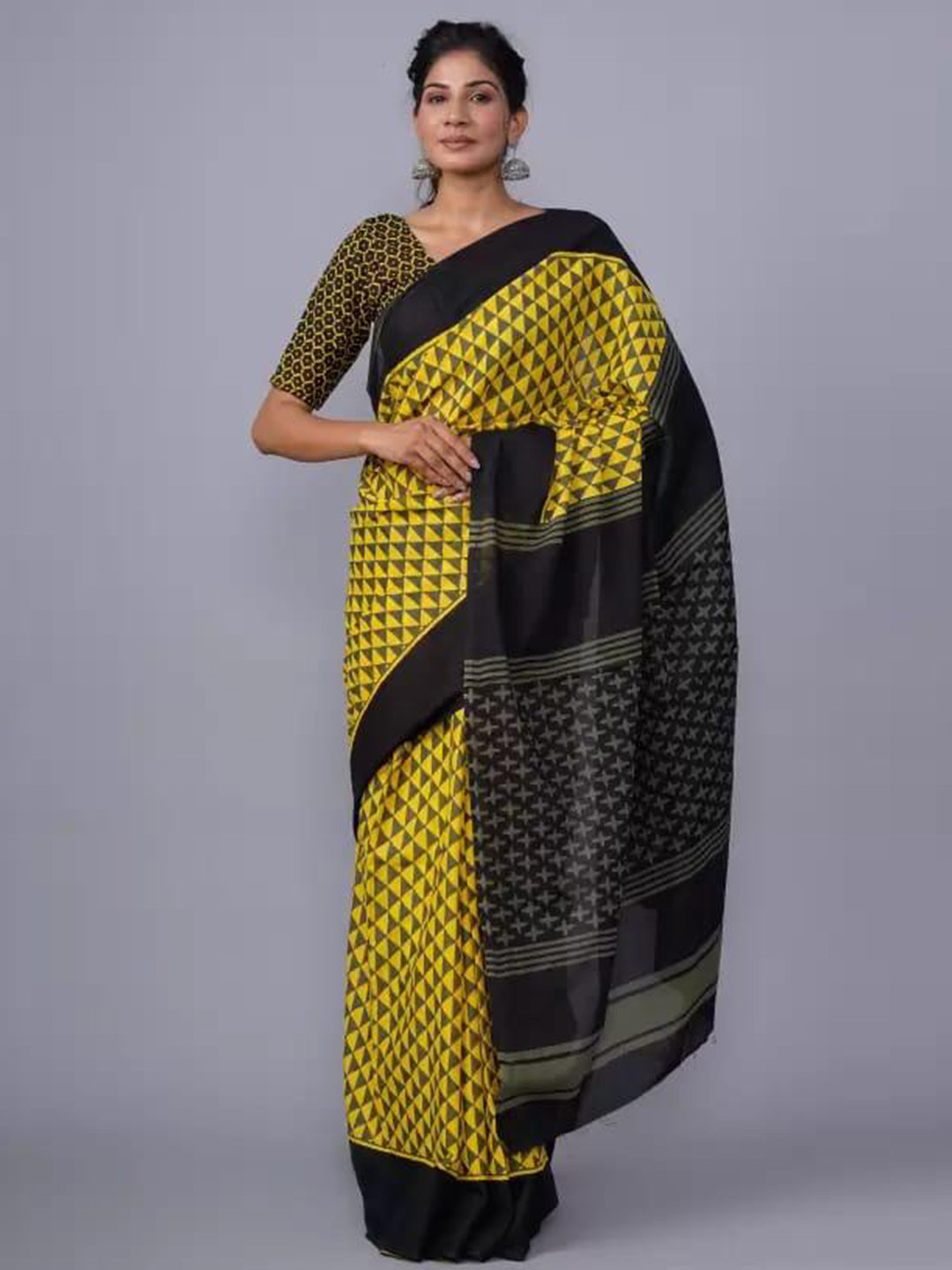 KIAARON Geometric Printed  Cotton Linen Block Print Saree