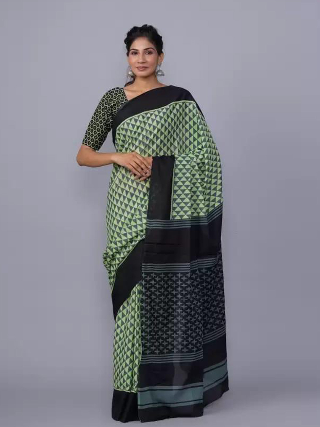 KIAARON Geometric Printed  Cotton Linen Block Print Saree