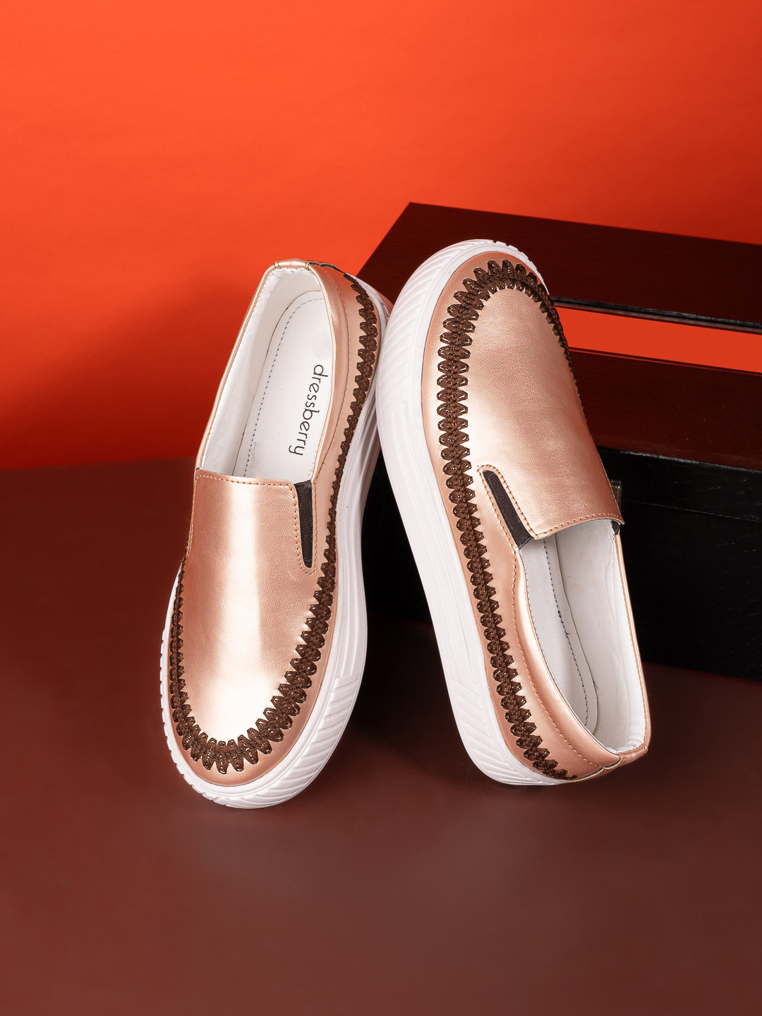 DressBerry Women Gold Toned Textured Lightweight Slip-On Sneakers