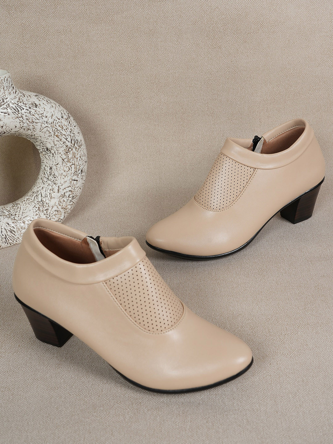 Mast & Harbour Women Mid Top Block Heeled Boots